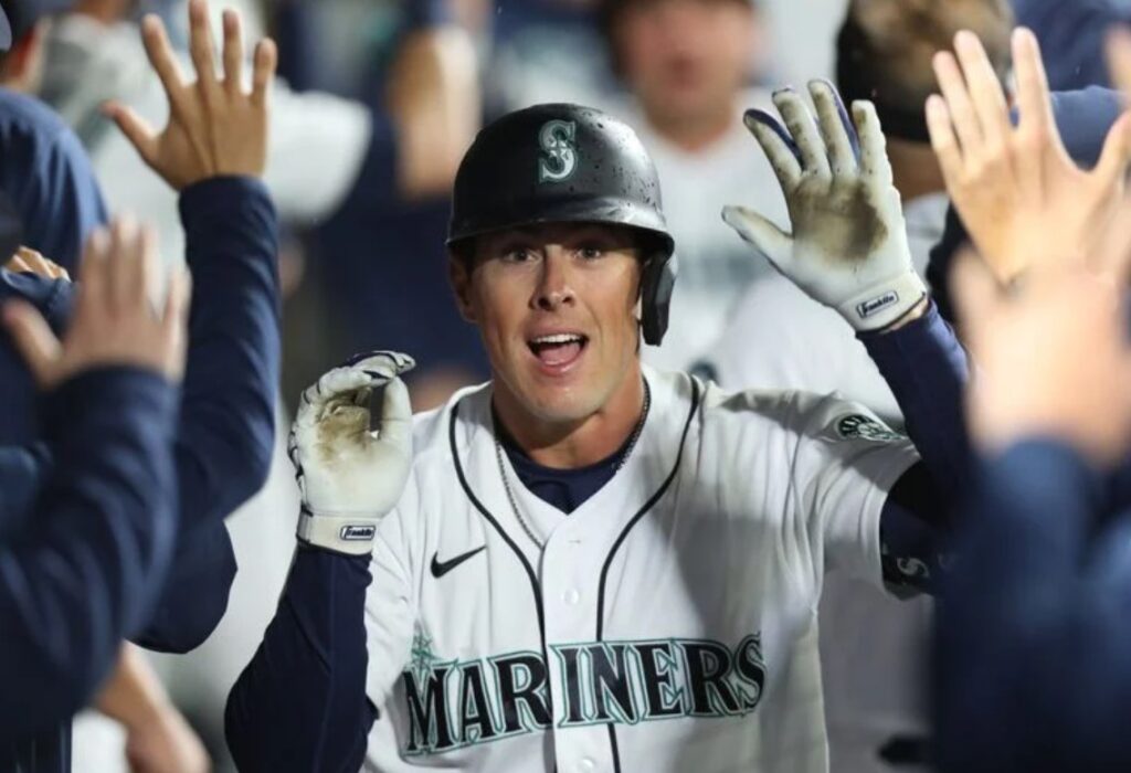 Mariners’ Dylan Moore Loses His Single After Running Back to Dugout