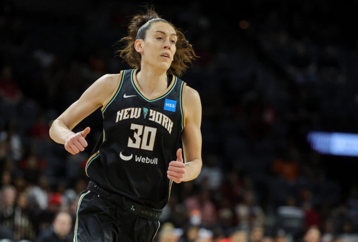 Breanna Stewart breaks WNBA record with third 40-point game of the season