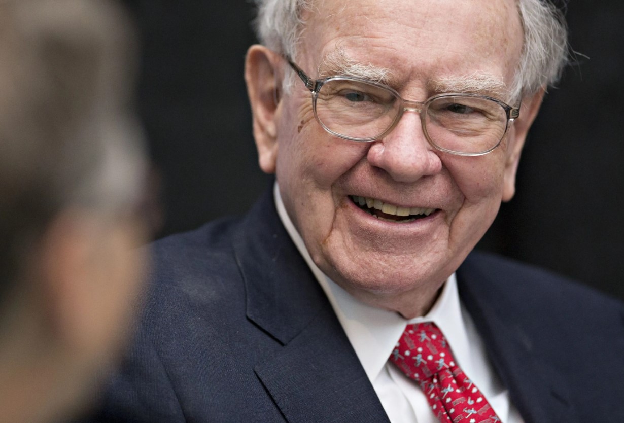 Warren Buffett celebrates his 93rd birthday with a series of smart moves
