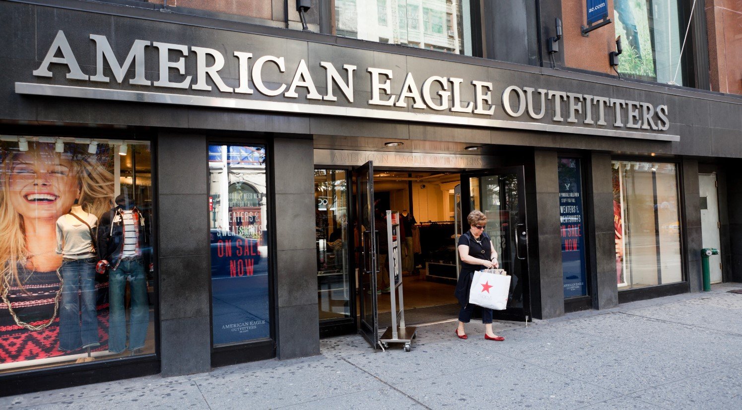 Brady and American Eagle Outfitters Shine Amid Market Weakness