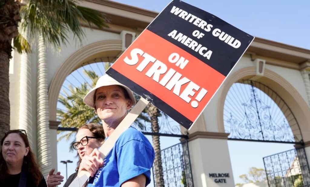 Hollywood CEOs and Writers Guild Continue Negotiations to End Strike