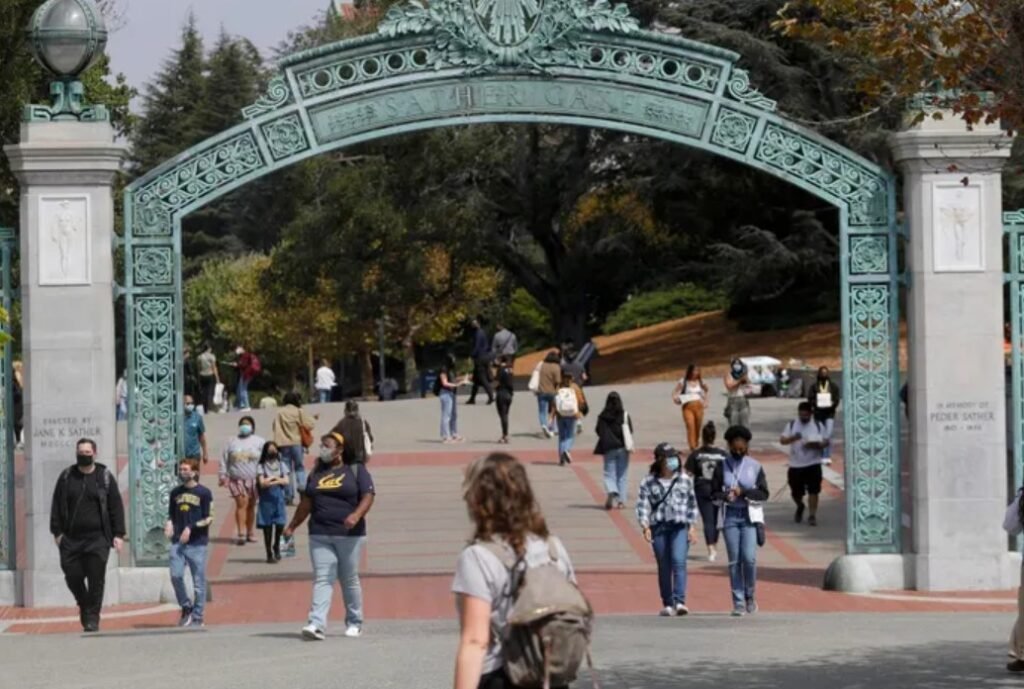 Stanford and UC Berkeley Drop in Forbes Top Colleges List