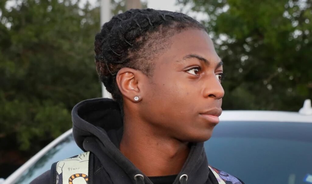 Texas student fights for his right to wear dreadlocks