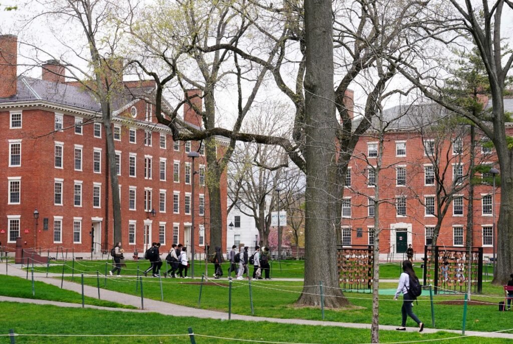 Harvard IOP Student Leaders Quit over Silence on Israel Attacks