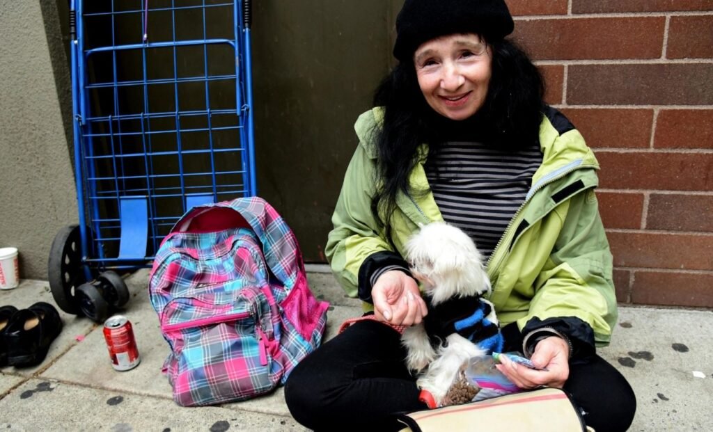 Homeless Portlanders and their pets get free care at pop-up clinic