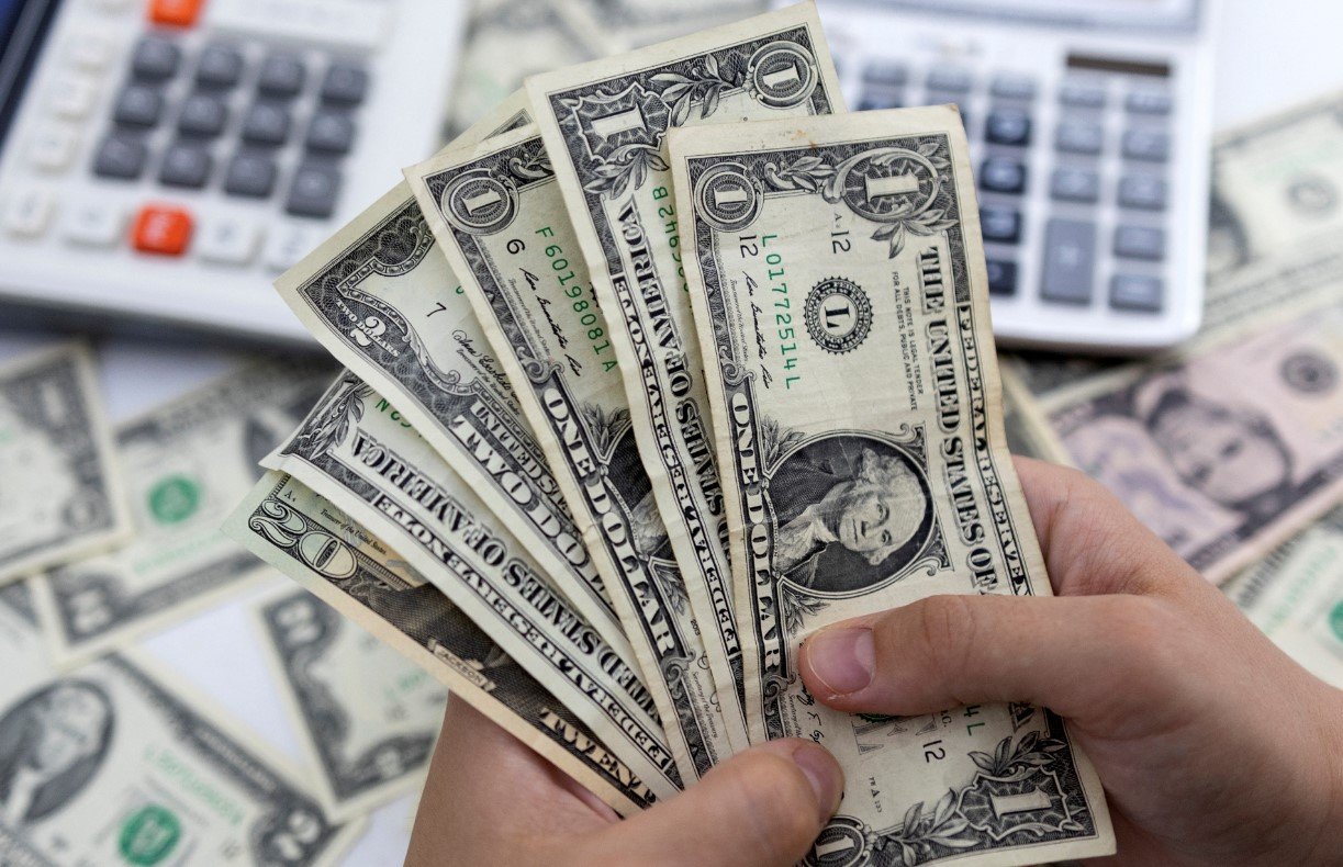 How a hedge fund boss hires people with no finance background and pays them to be available at 1 a.m.