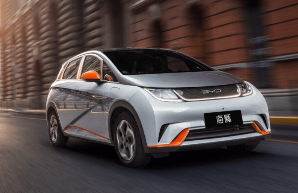 A New Era of EVs: The First Sodium-Ion Battery Car Hits the Road