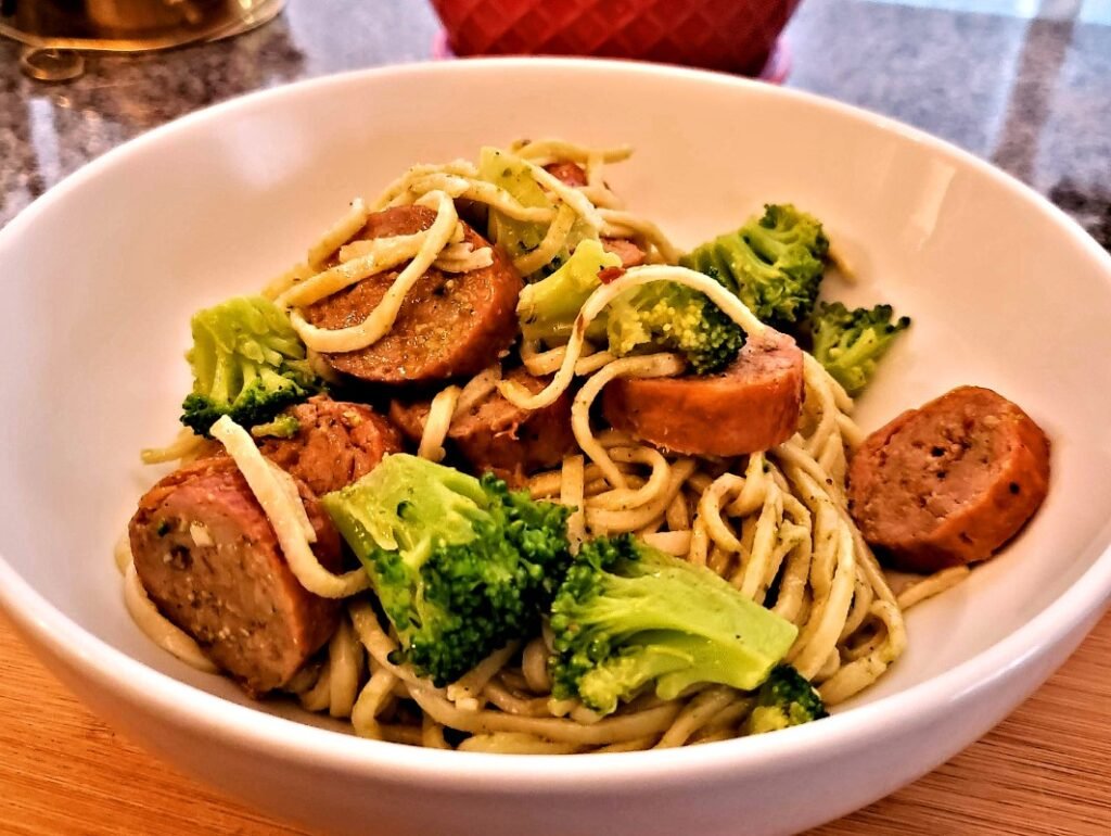 How to Make a Delicious and Easy Sausage and Broccoli Skillet in 30 Minutes