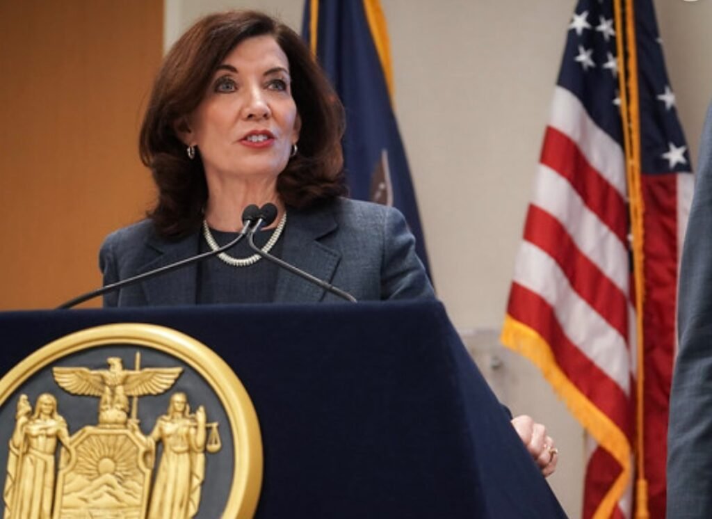 New York Schools to Adopt New Reading Curriculum Under Hochul’s Plan