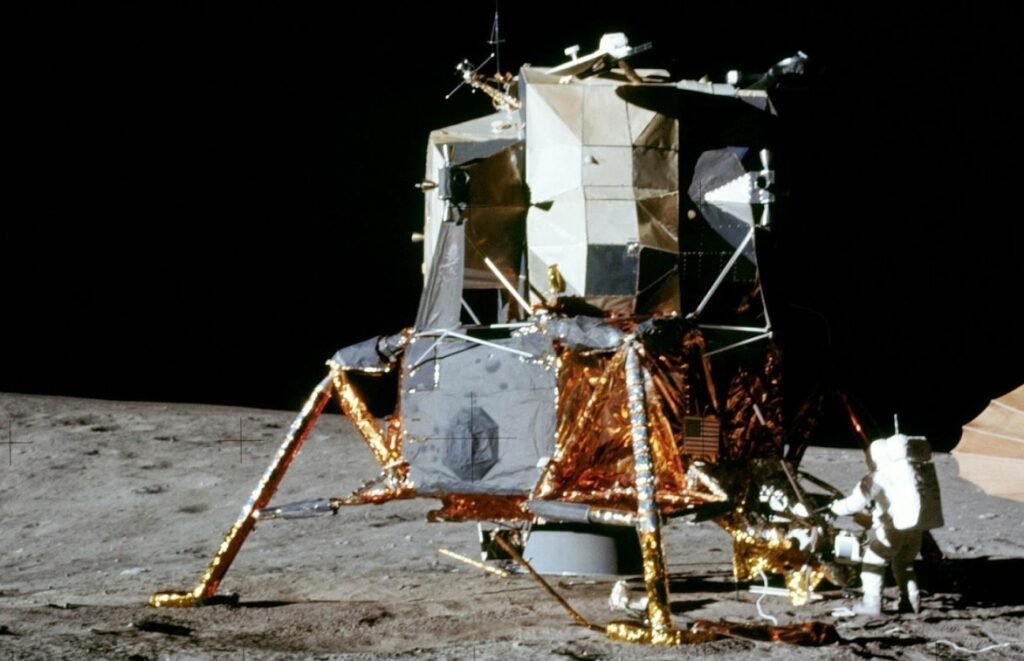 Peregrine Moon Lander Fails to Reach Lunar Surface After Fuel Leak