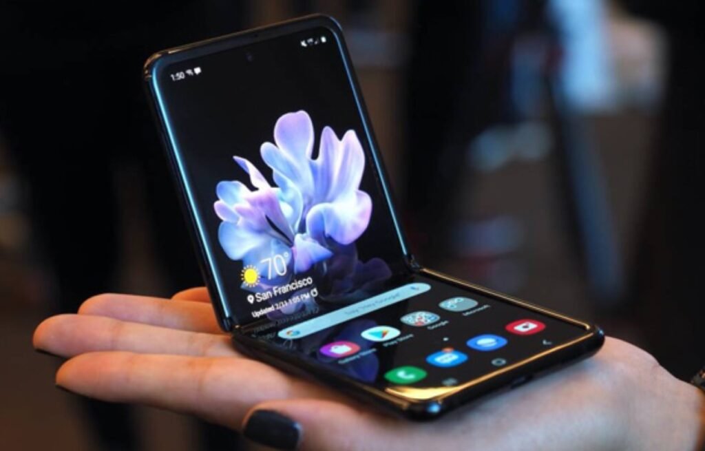 Samsung unveils a new foldable phone concept that can bend both ways