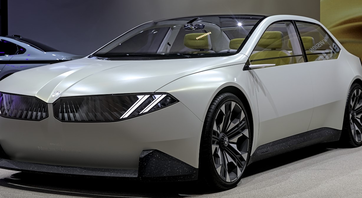 BMW Vision Neue Klasse X: Pioneering the Future of Sustainable Luxury SAVs